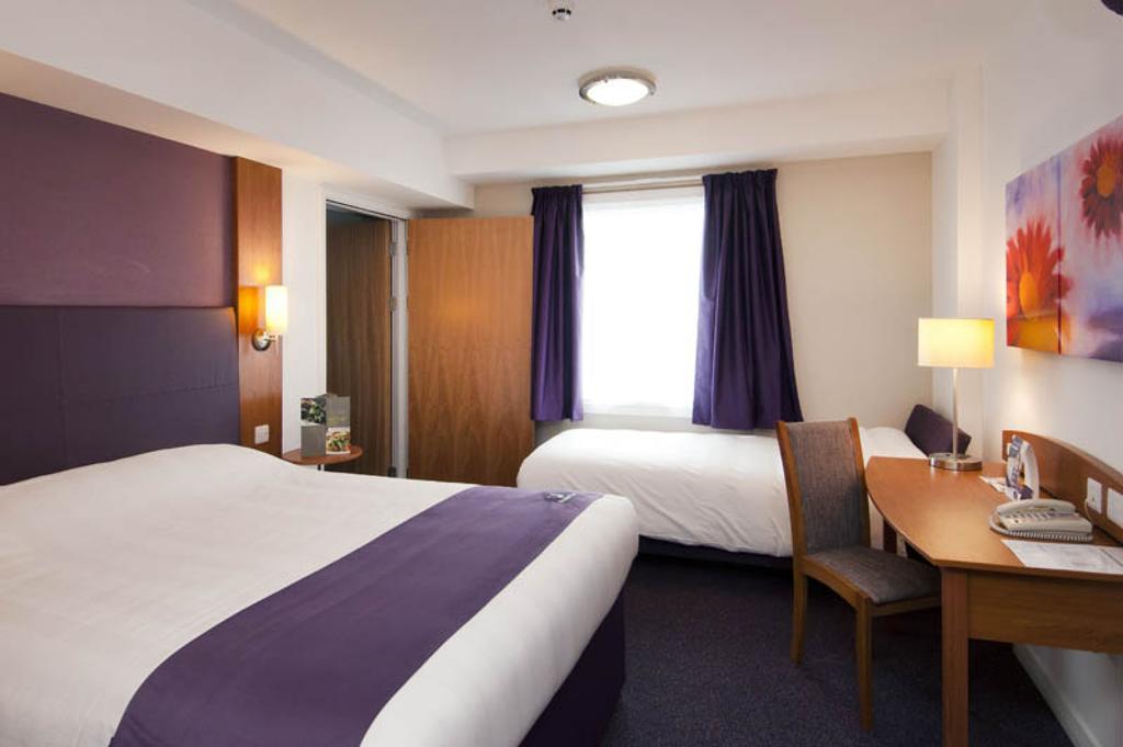 Premier Inn Edinburgh Central Szoba fotó