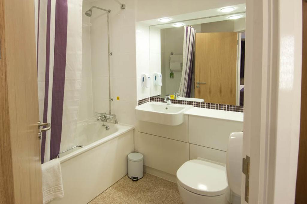 Premier Inn Edinburgh Central Szoba fotó